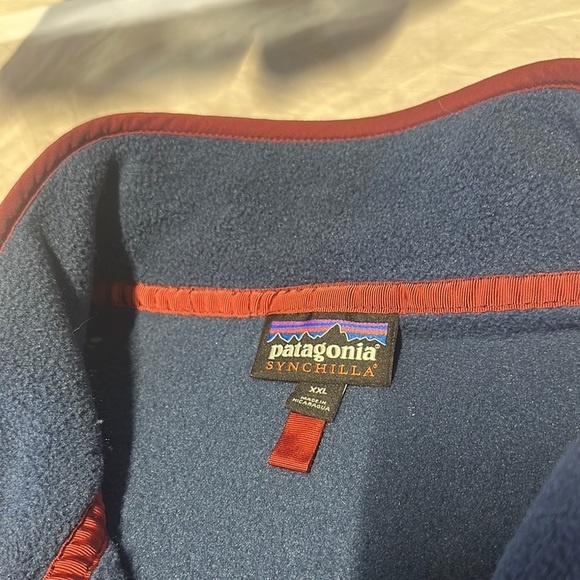 Patagonia Gray and Red Lightweight Shirt Jacket - Picture 8 of 13